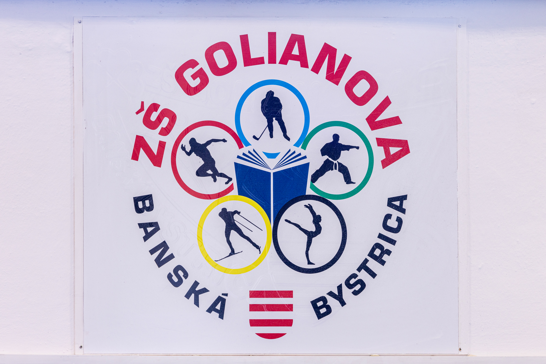 Zariadenie vestibulu na ZŠ Golianova Banská Bystrica | ZOFF